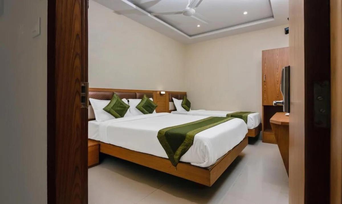 Hotel Volga Plaza Mumbai Exterior foto